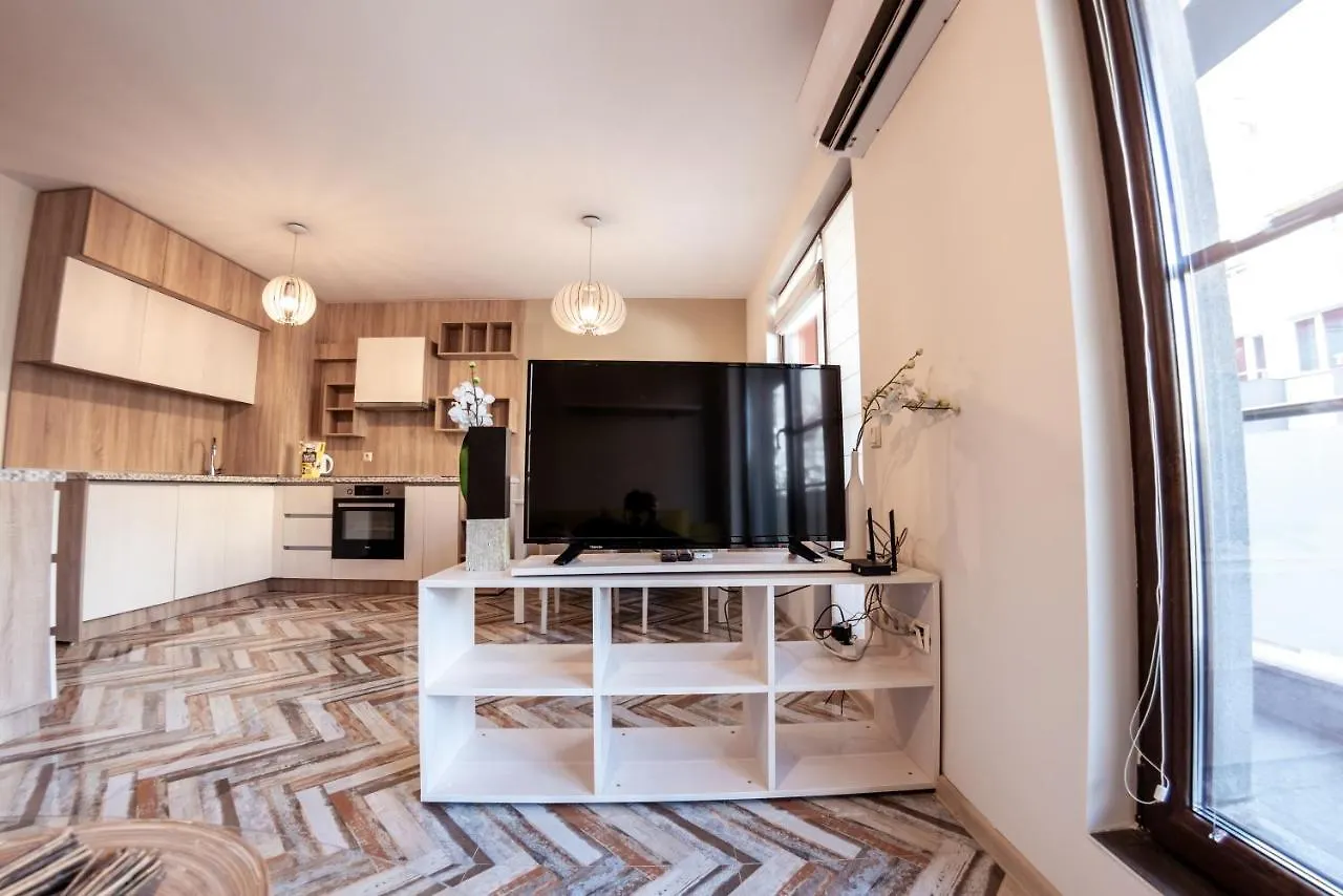 Bright 1Bdr Apartment With A Balcony Sofía